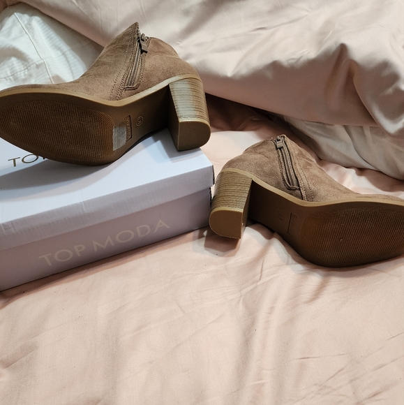 Booties - Picture 3 of 4